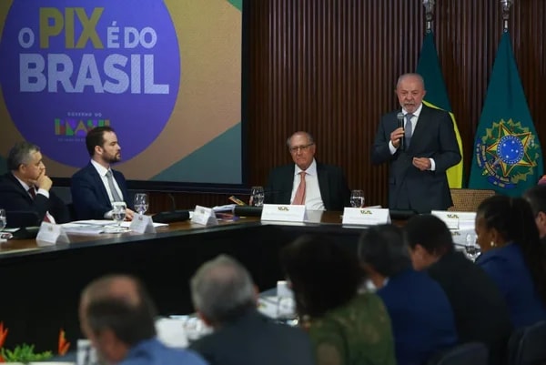 Contra veto às bets, presidentes de clubes procuram ministros de Lula