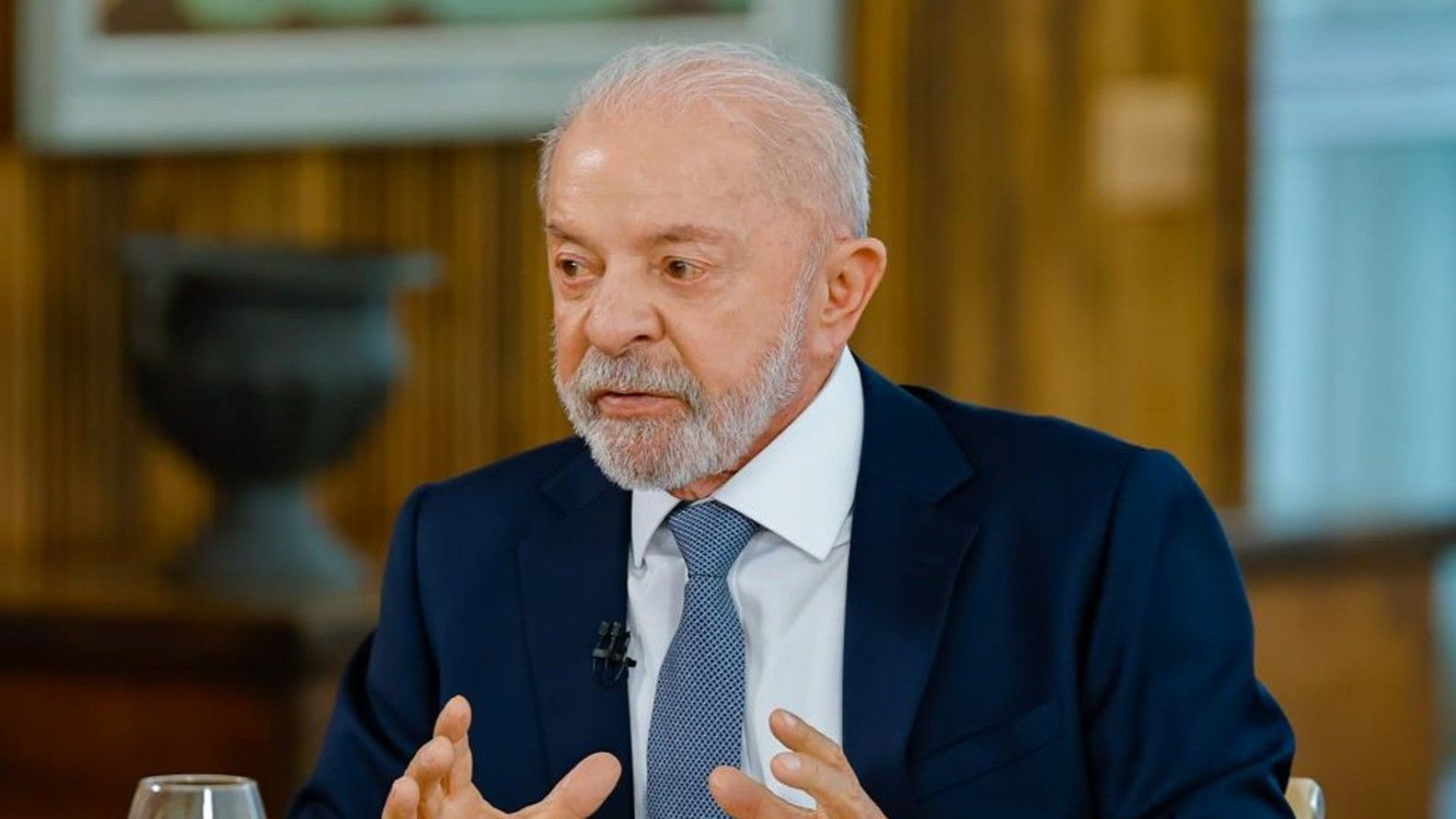 Governo precisa de anúncio forte sobre ajuste fiscal, diz Zeina Latif