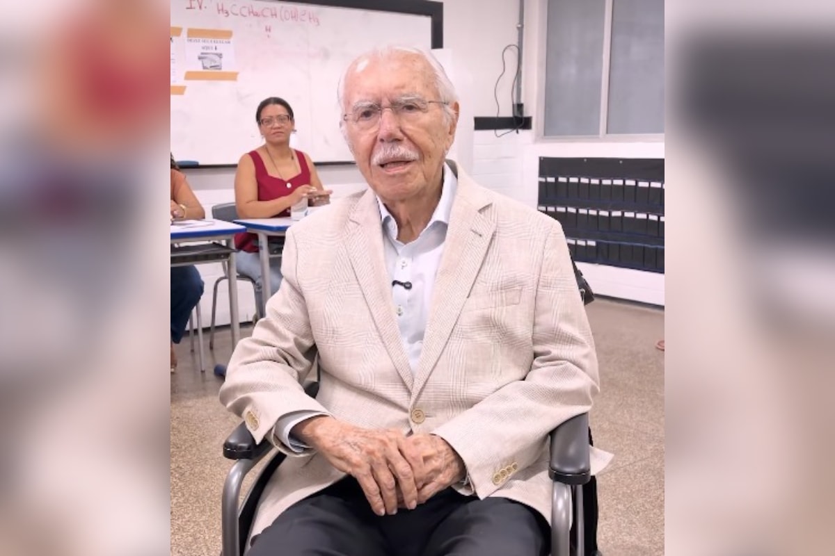 Aos 96 anos, José Sarney vota em São Luís e celebra a "festa da democracia"