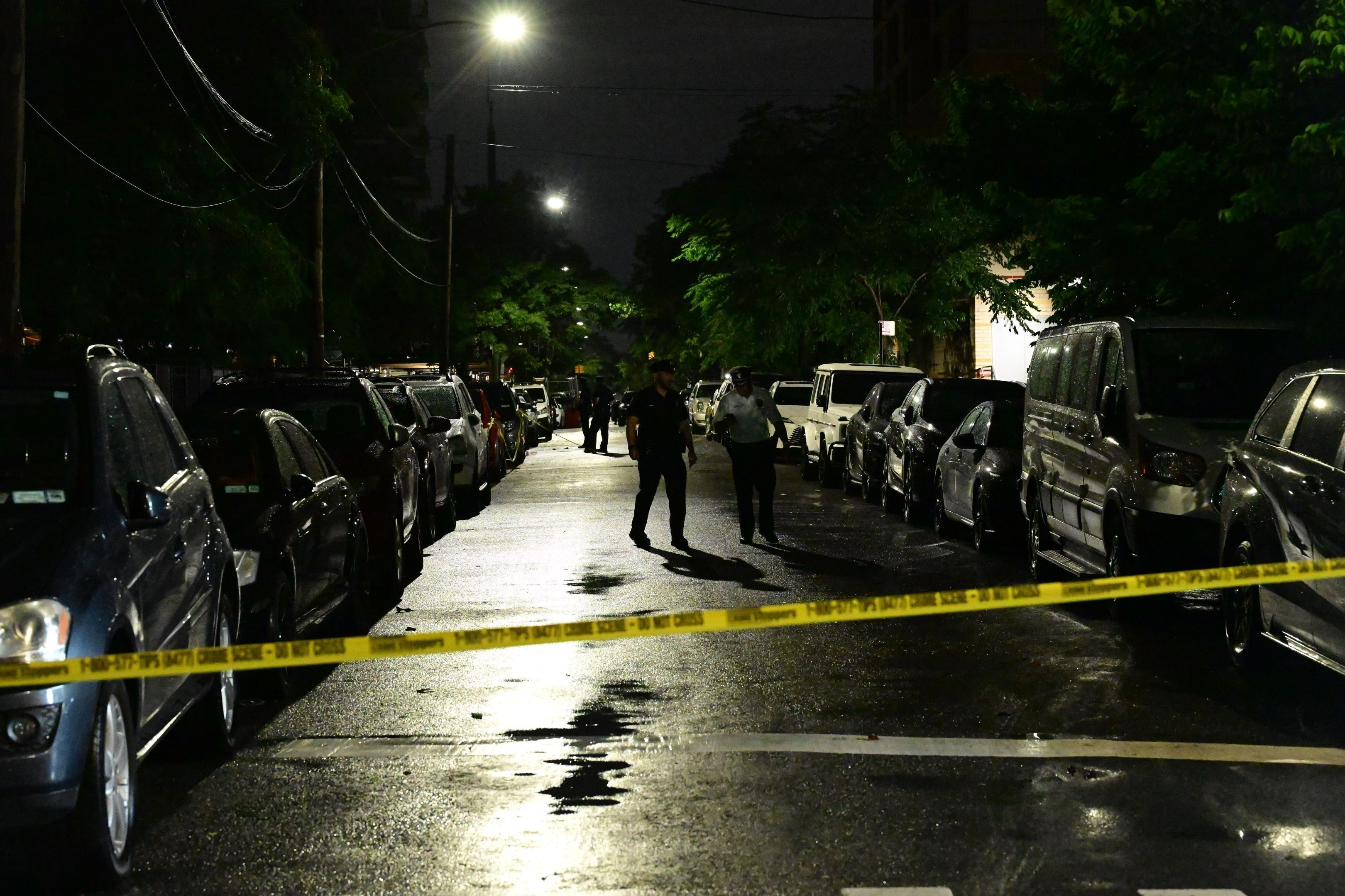 Mulher é baleada pela policia após esfaquear duas pessoas em Nova York