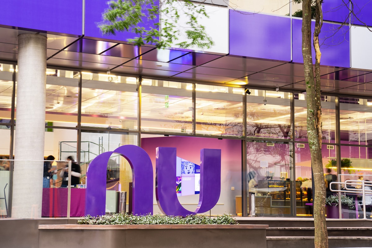 Nubank (ROXO34) lucra US$ 871 mi no 1T e frustra projeções com alta das provisões