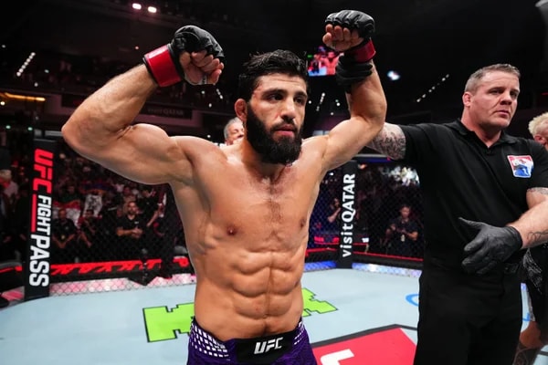 Adversário de Ruffy no UFC 331 compara brasileiro a goleiro Vozinha