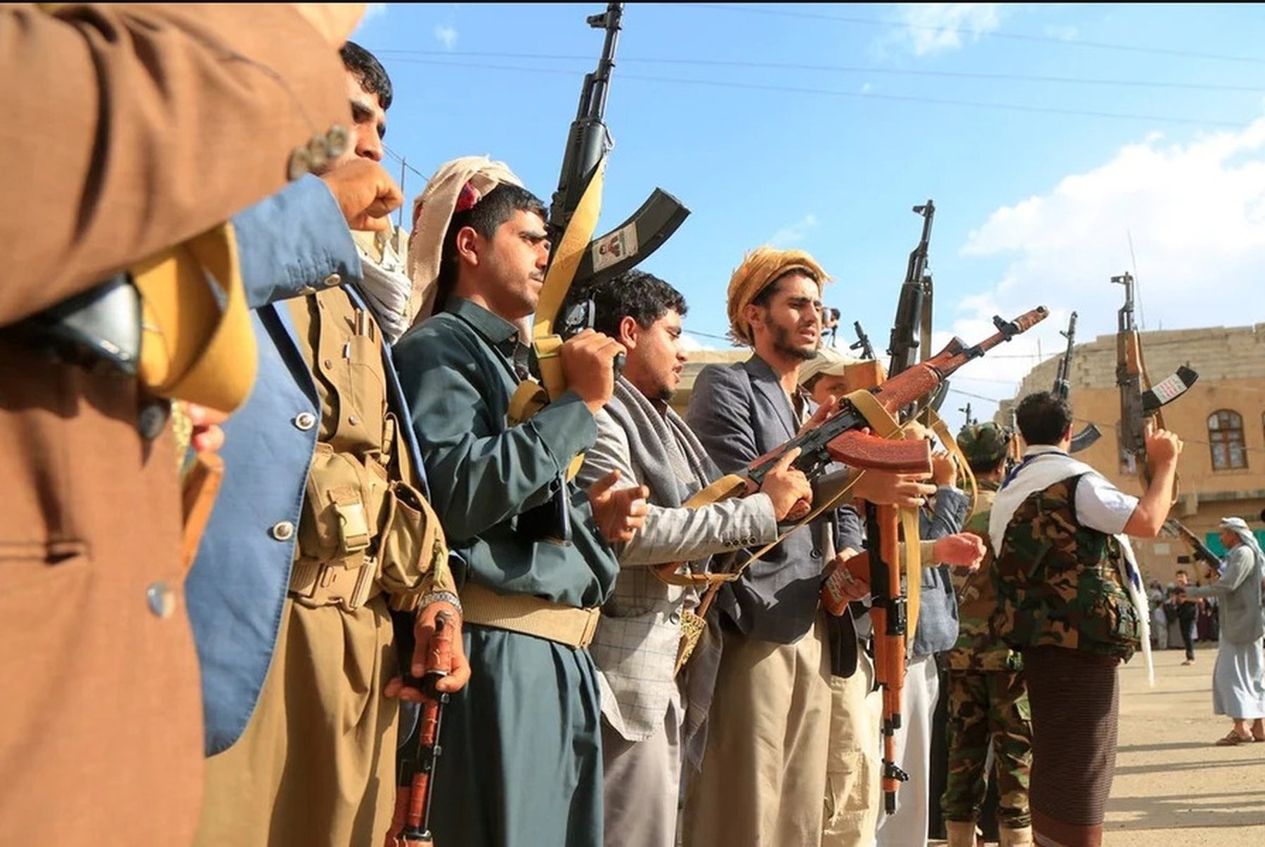 Governo do Iêmen aprova convocação geral da população contra os Houthis
