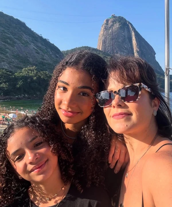 Samara Felippo desabafa sobre abandono paterno e detona: “É um aborto”