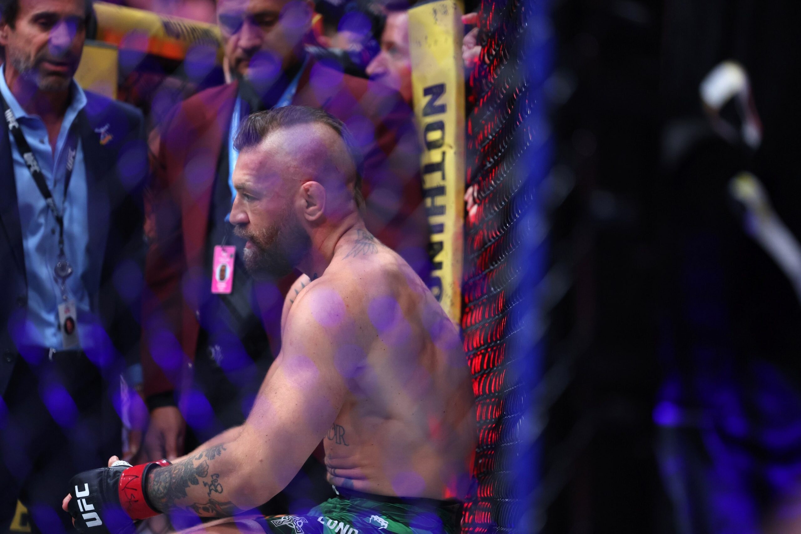 Conor McGregor pede anulação de resultado no UFC 329 após lesão
