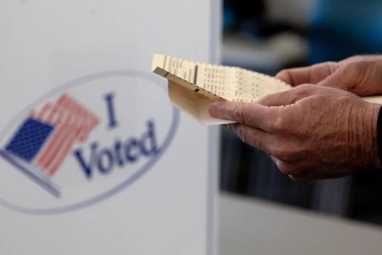 EUA: Texas e outros estados dão início às eleições de meio de mandato