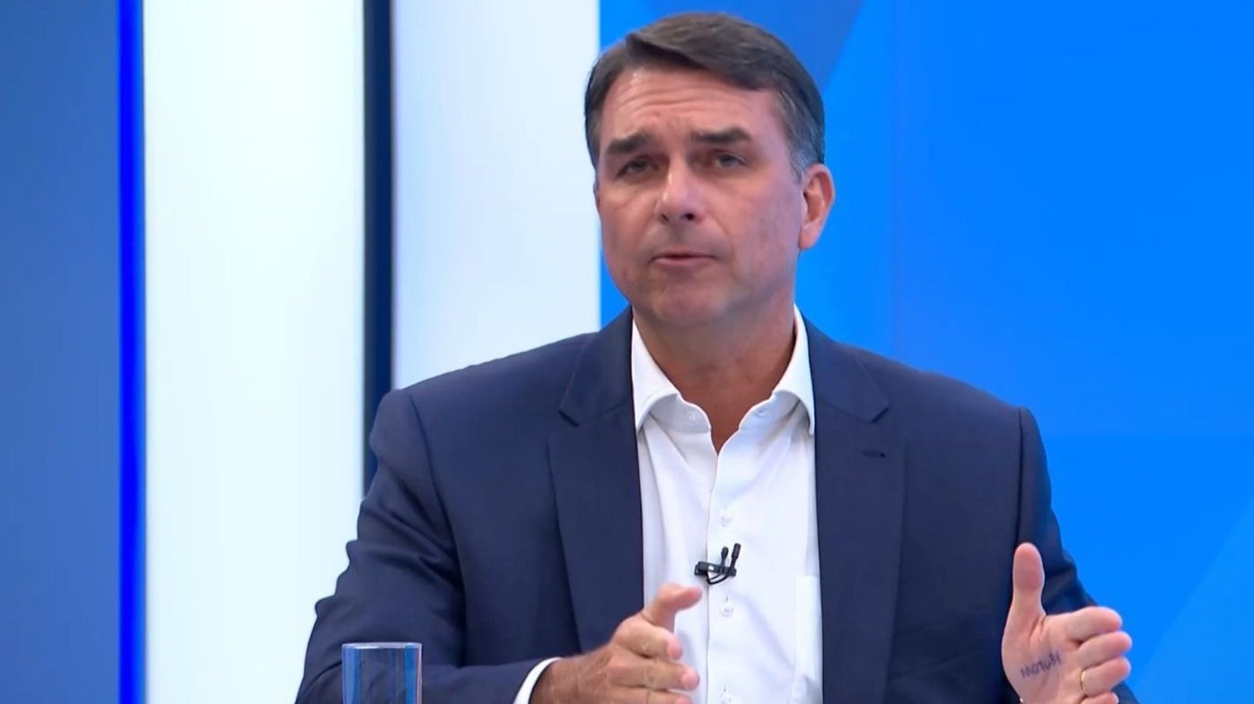 Flávio defende aumento real do salário mínimo e não revisar escala 6×1