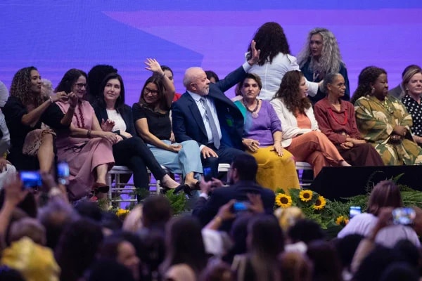 Campanha de Lula planeja reunir 5 mil mulheres em encontro