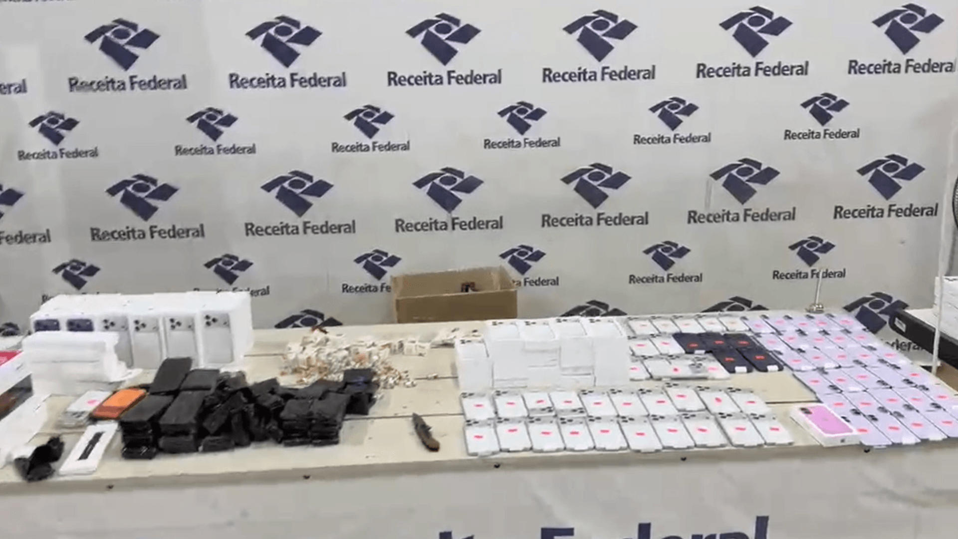 Receita apreende R$135 mil em “emagrecedores” escondidos em pneu no PR