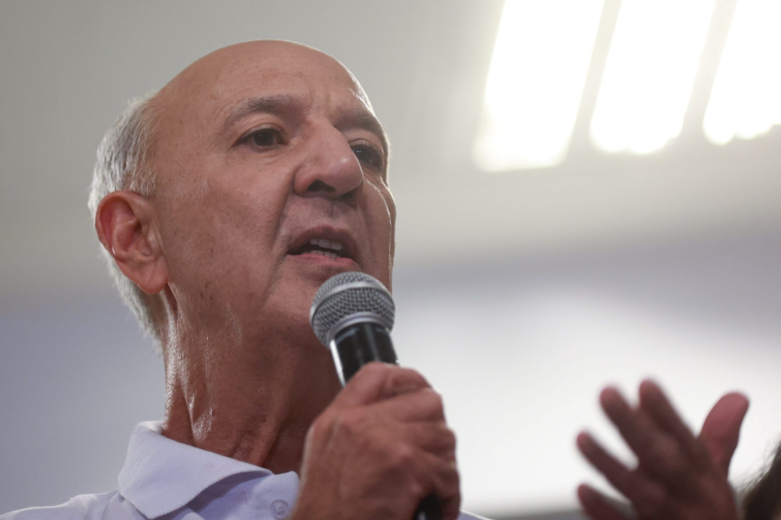 Arruda diz que vai ao TSE "hoje mesmo" se tiver candidatura barrada no TRE