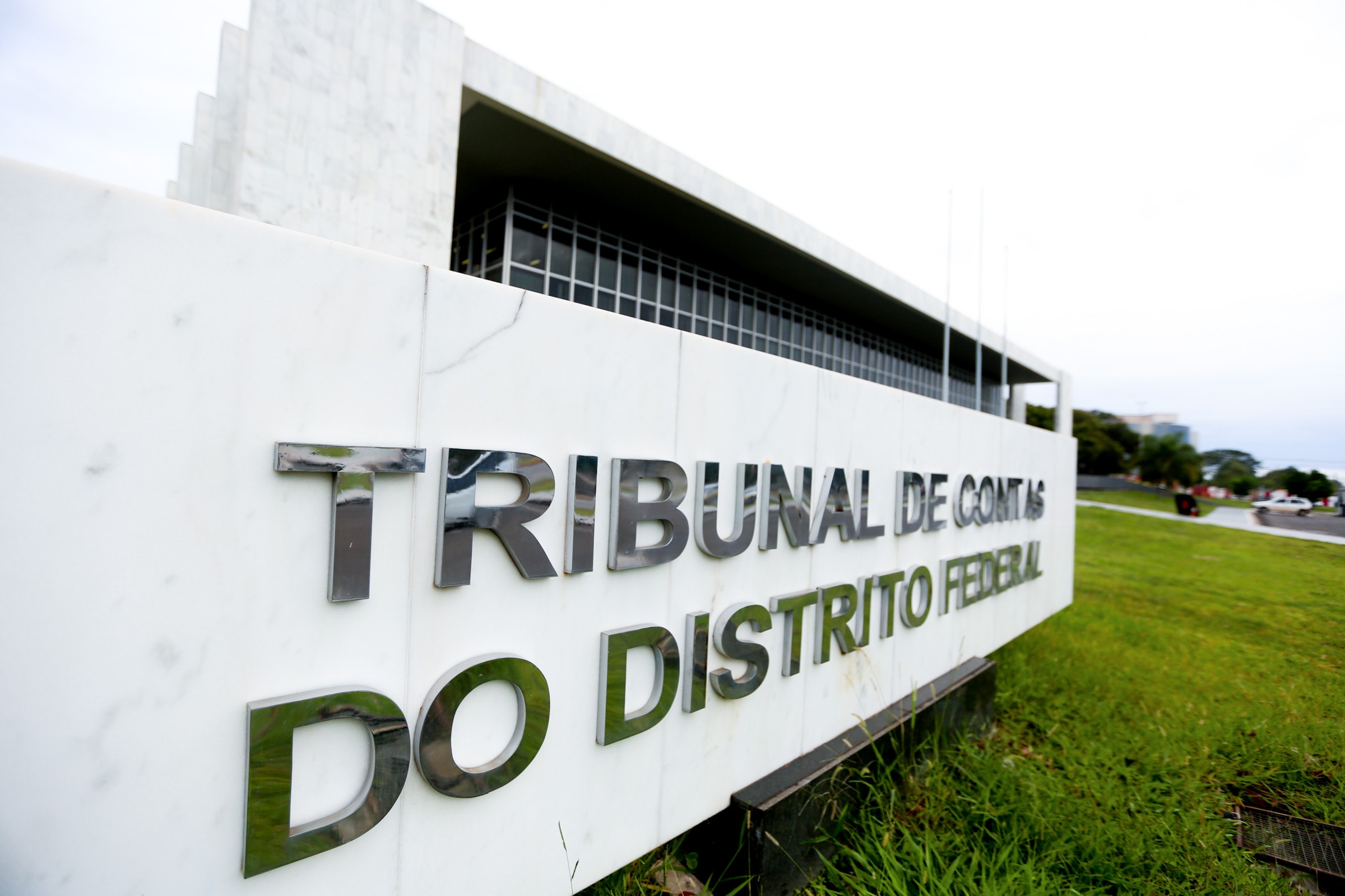 "Tribunal não tem dono": conselheiros e presidente batem boca no TCDF. Veja vídeo