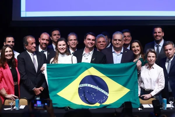 Com vice definido, Flávio mira nova fase e reorganiza a campanha