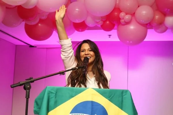 Cotada a vice de Flávio, aliada de Michelle diz que não foi procurada