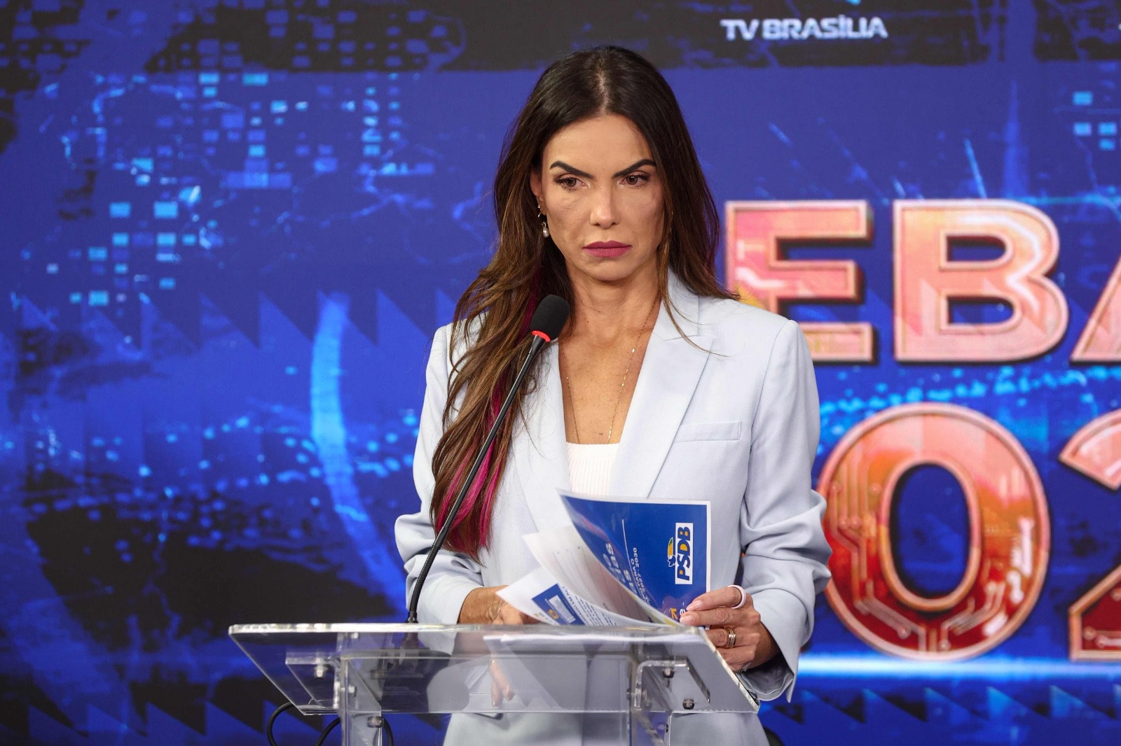 Paula Belmonte diz que "saúde do DF não está na UTI, está intubada"