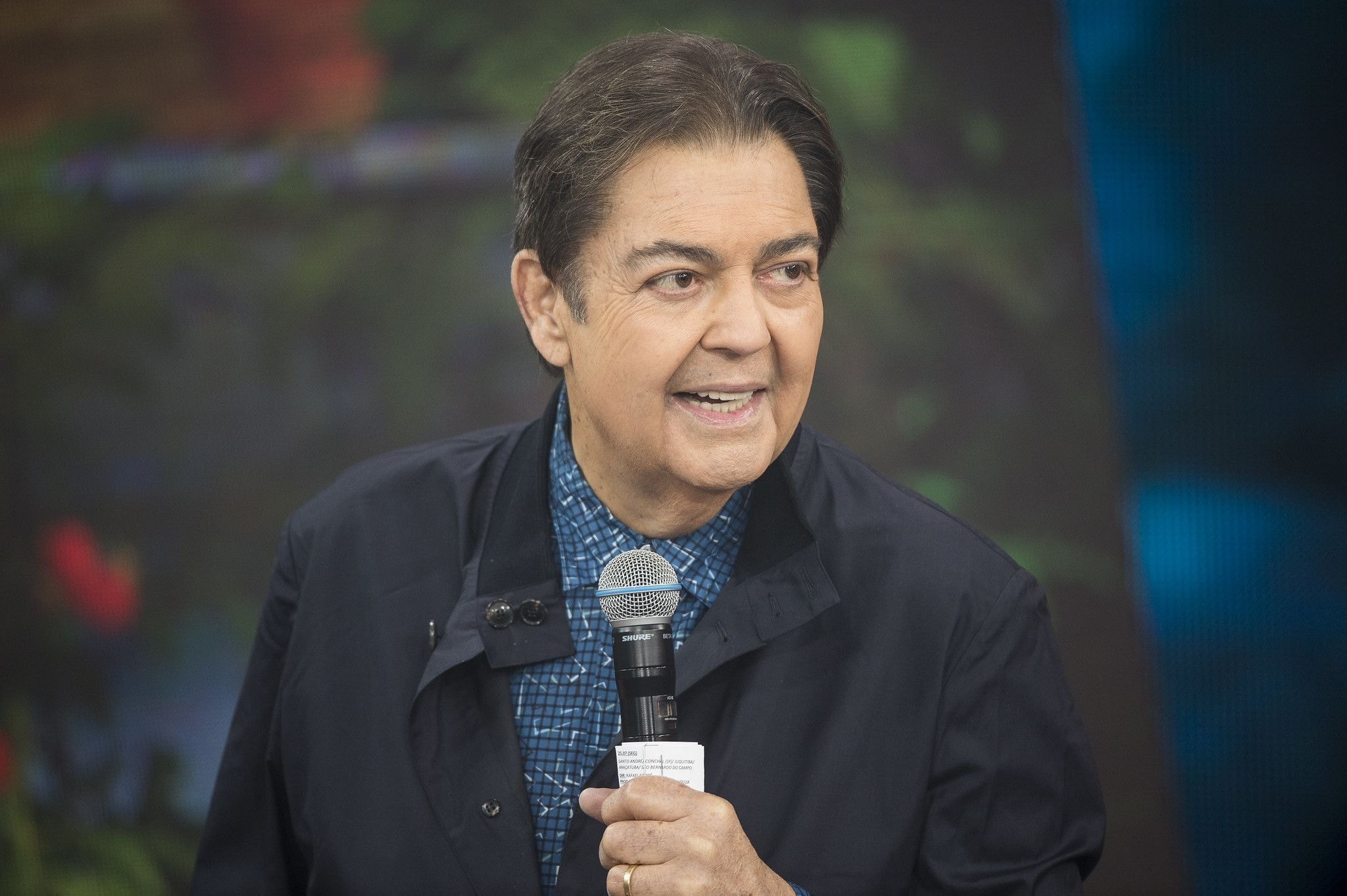 Faustão surge em clique raro com neta de Tom Cavalcante