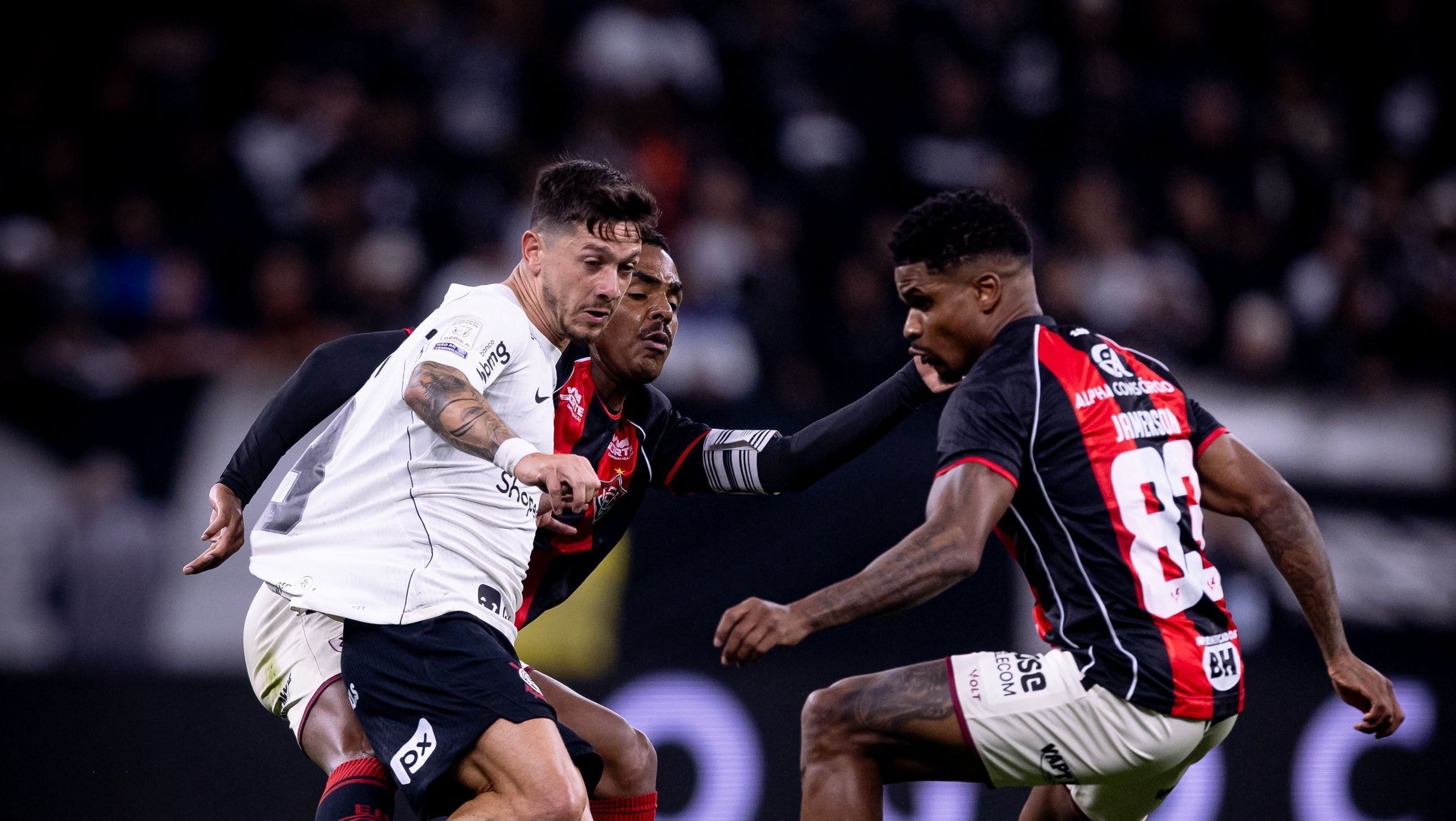 Galvão reage após empate do Corinthians: “Situação continua preocupante”