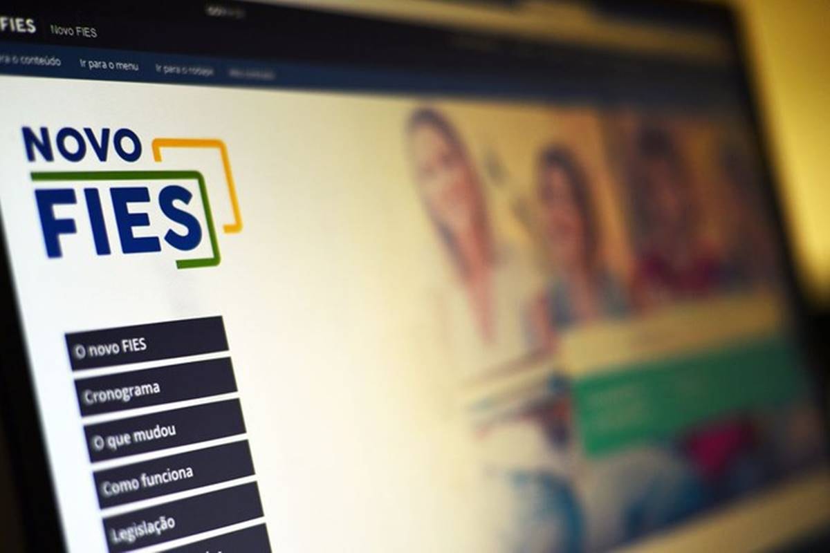Estudantes podem renegociar dívidas do Fies a partir desta quarta (13)