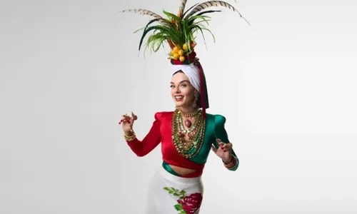 Giovanna Lancellotti é anunciada para o papel de Carmen Miranda após saída polêmica de Larissa Manoela