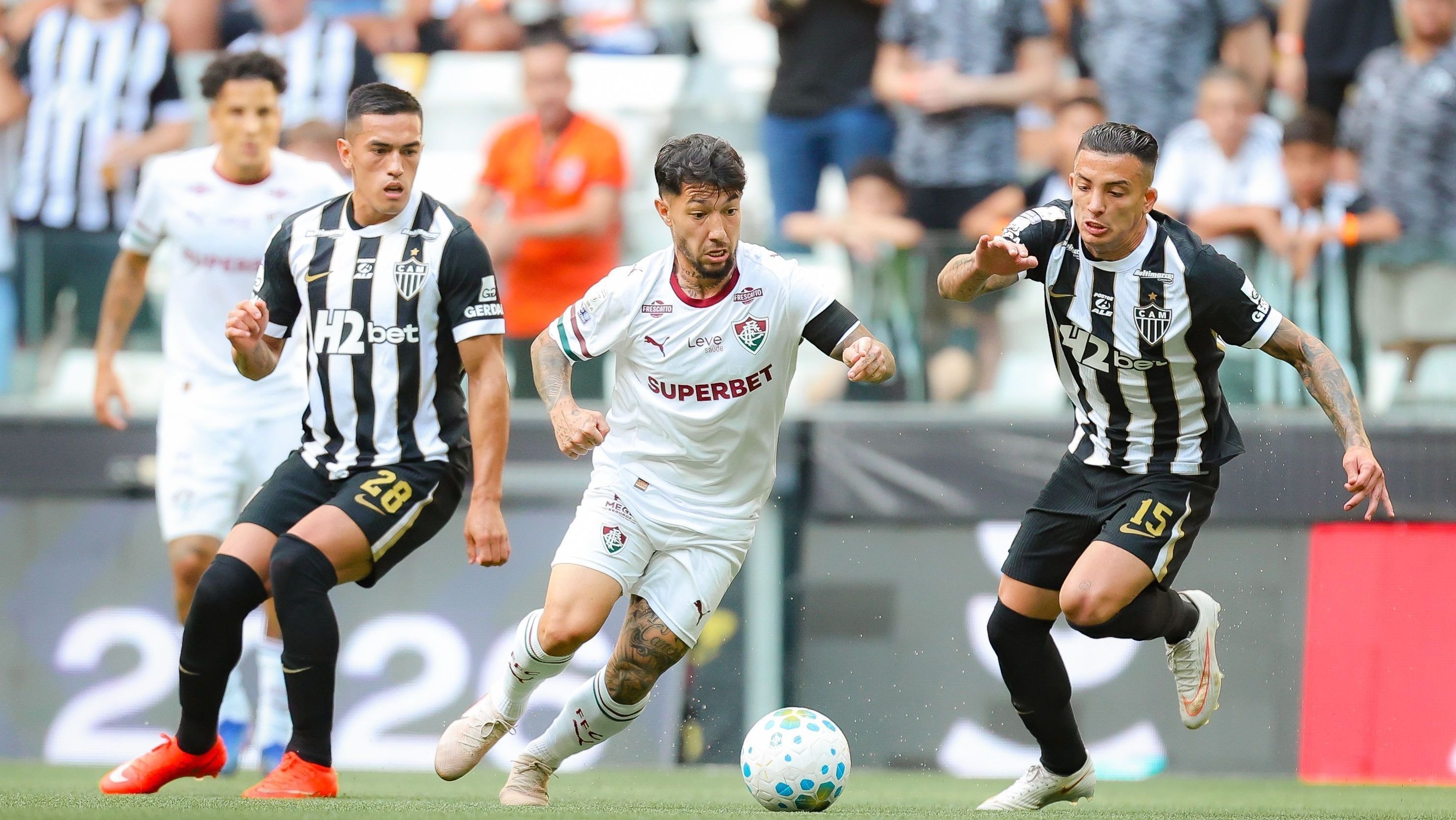 Chapecoense 1 x 2 Internacional: veja os melhores momentos do Brasileirão