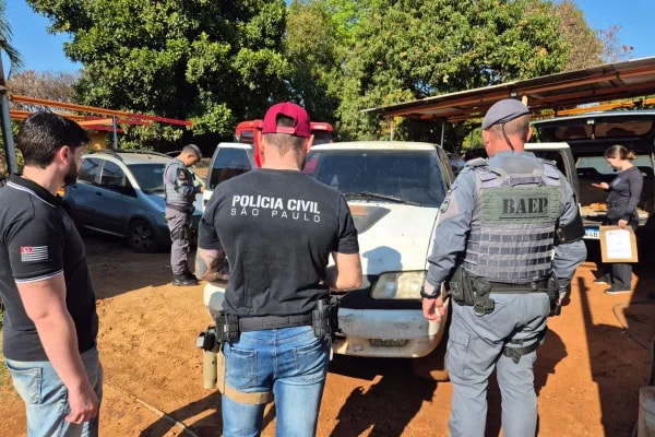 Operação contra roubo de carros prende 6 e apreende milhares de peças em SP