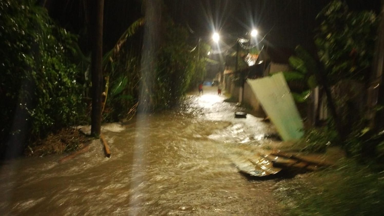 Chuvas em São Paulo superam média do mês em 24h e deixam um morto