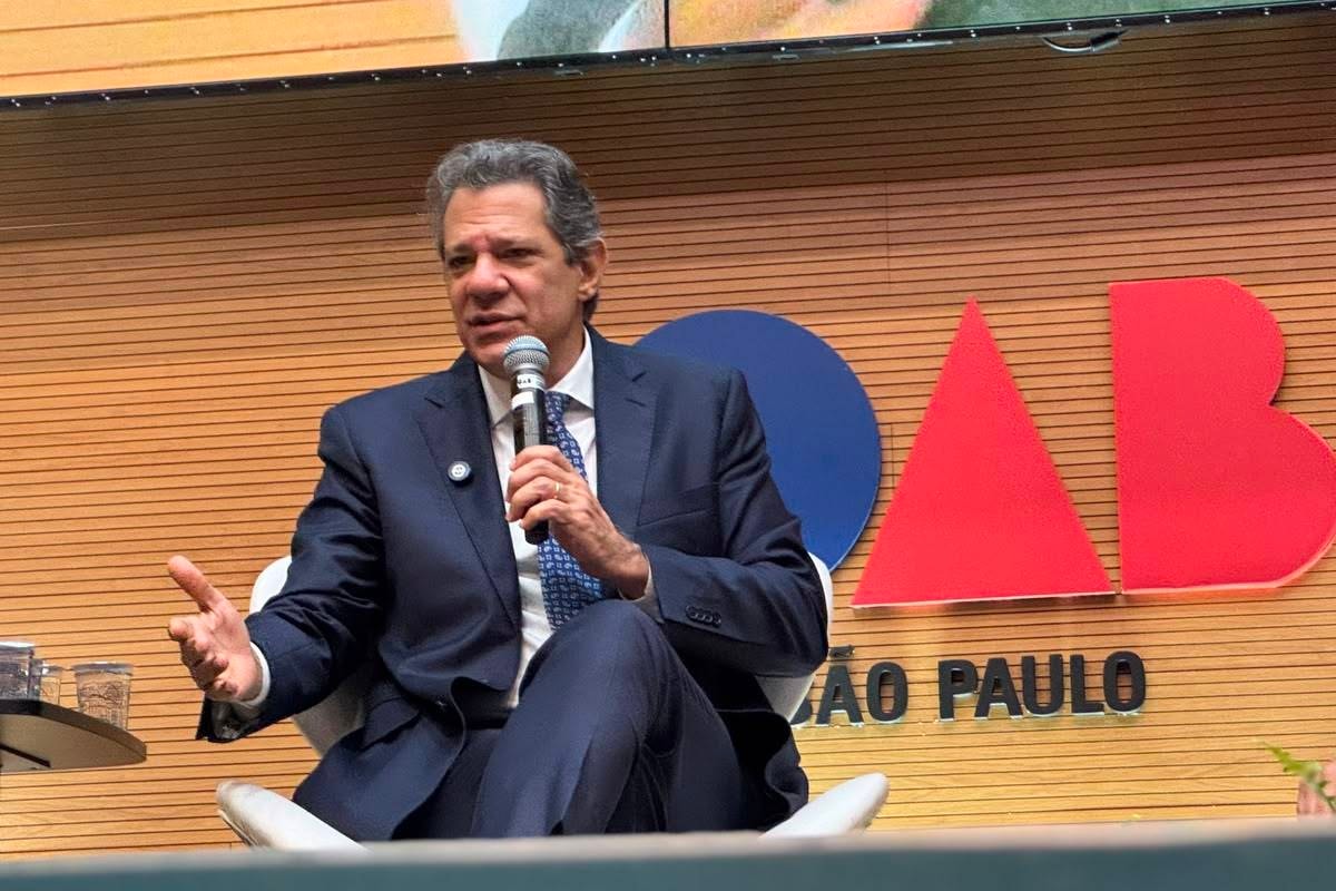 TRE manda Facebook retirar do ar posts impulsionados contra Haddad