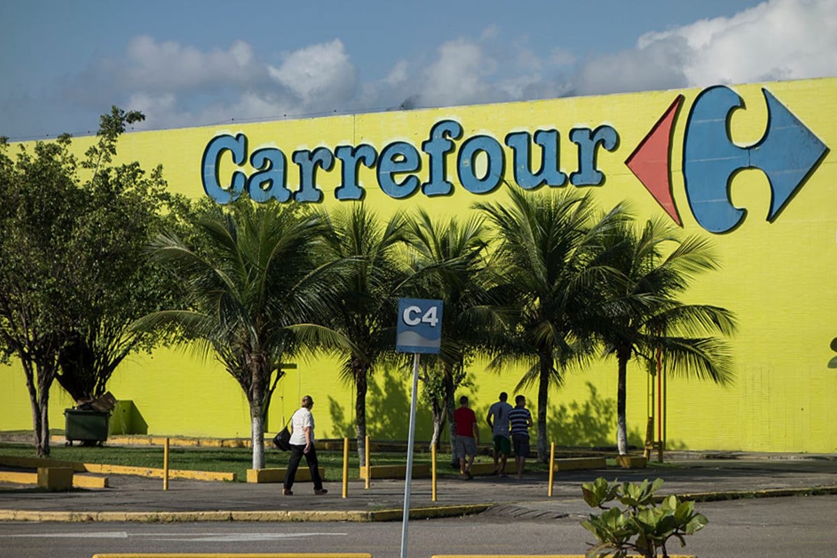 Carrefour vende 21 supermercados ao Grupo Pereira por R$ 360 milhões
