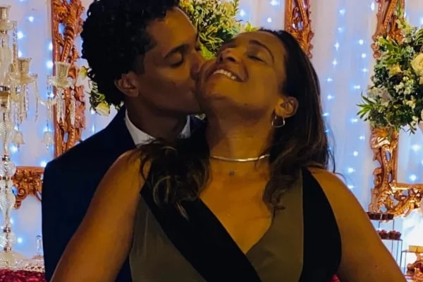 Mãe de Oruam desabafa após filho deixar de ser foragido da Justiça