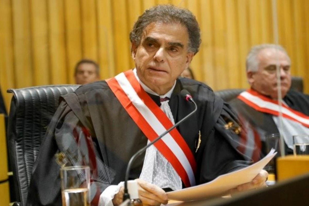 Presidente do TST diz que fim da escala 6x1 é "avanço social importante"