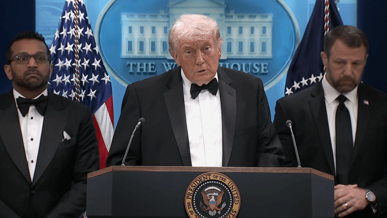 “Trump não esteve em perigo iminente”, diz analista sobre ataque