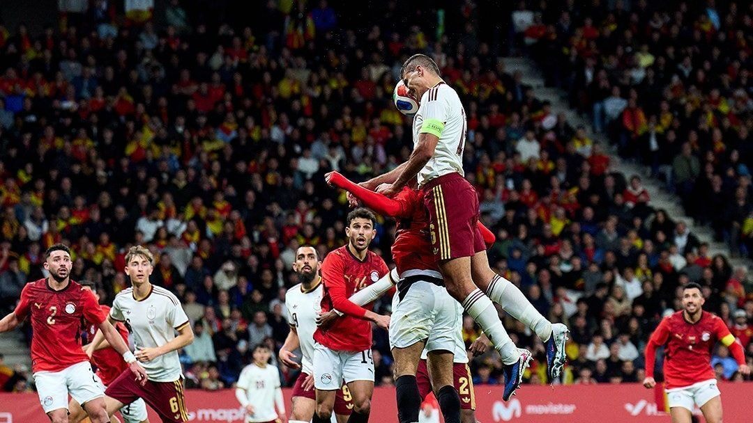 Jornal vê Vini Jr no “fundo do poço” em momento de baixa no Real Madrid