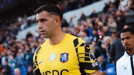Paris FC x Rennes terá nomes de jogadores borrados no uniforme; entenda