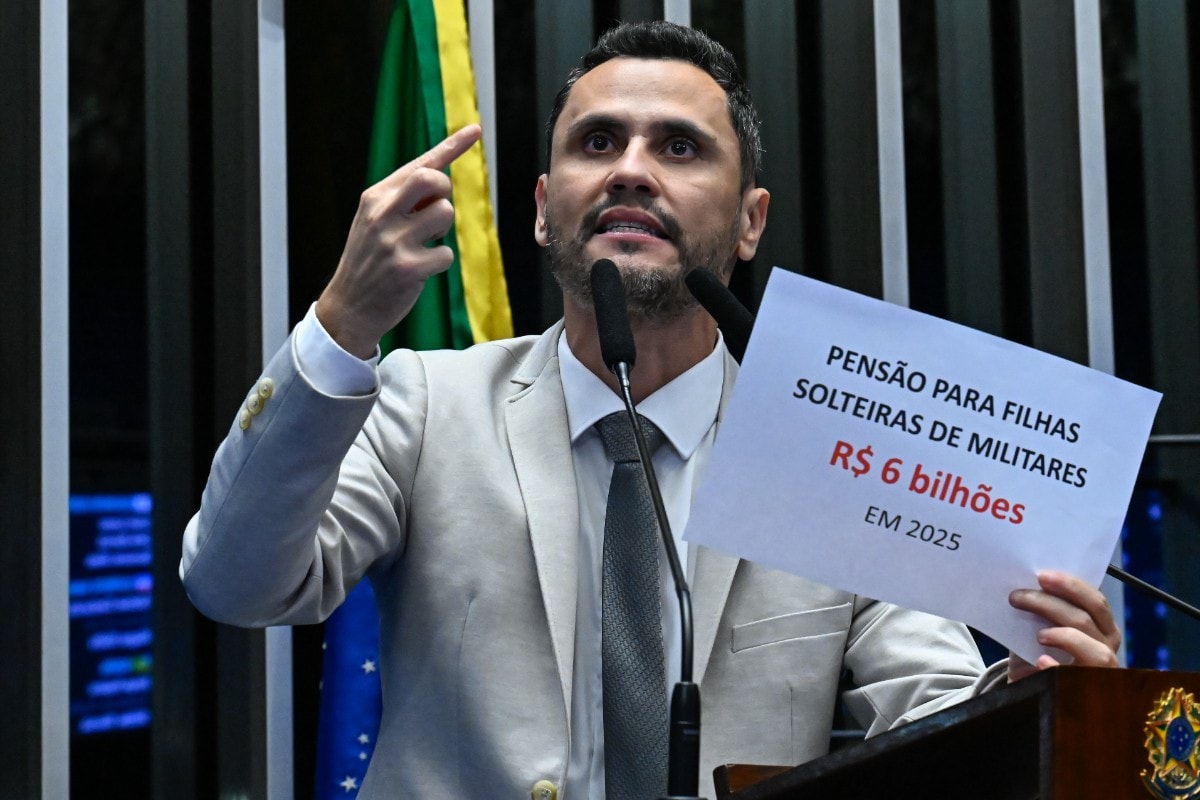 Com Flávio abalado, Republicanos avalia lançar Cleitinho à Presidência
