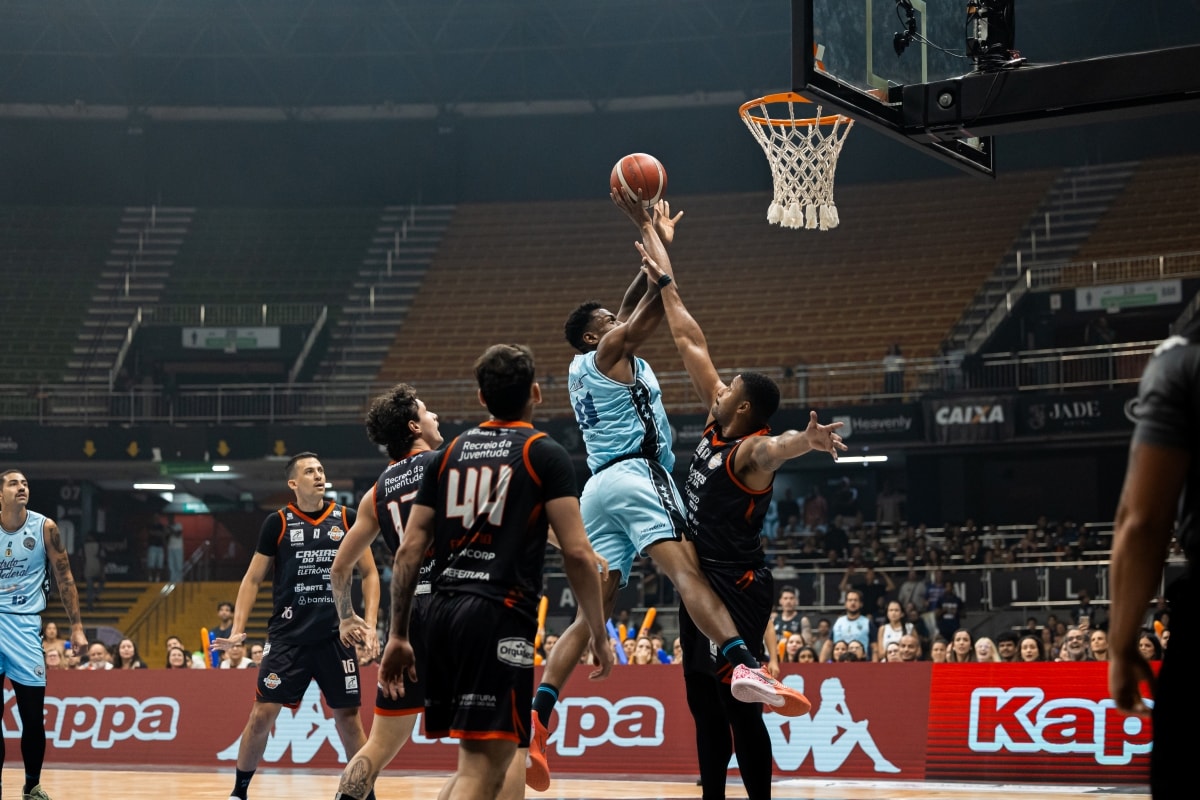Brasília Basquete vence Caxias no 1º jogo da série dos playoffs do NBB
