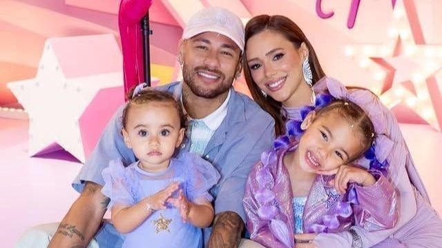 Mãe da 3ª filha de Neymar veste menina de Beyoncé para festa de Mavie