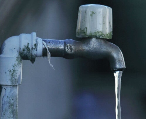 Desperdício de água no Amapá equivale a 15 piscinas olímpicas por dia, aponta estudo