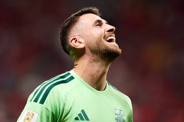 Copa do Mundo: Unai Simón se torna o goleiro mais invicto da história
