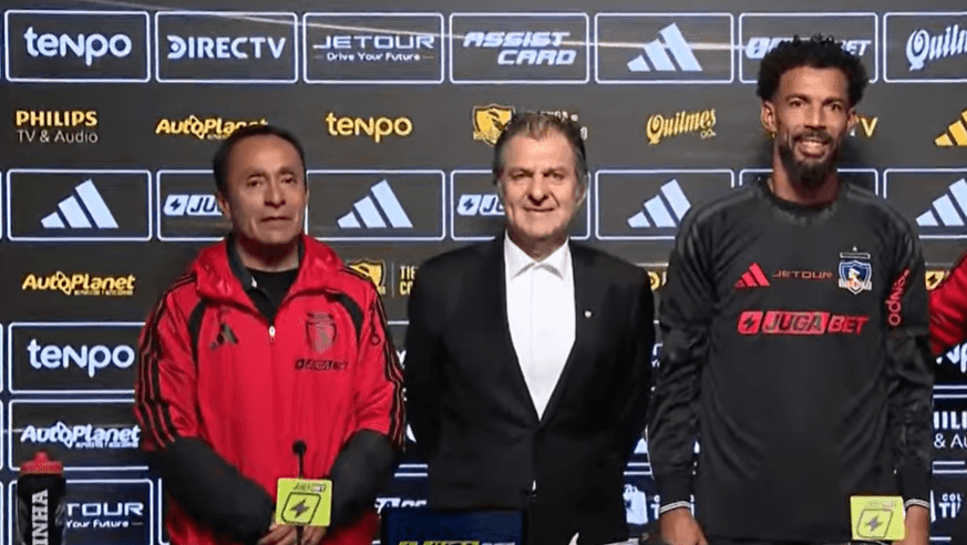 Vozinha cita Valdivia, ex-Palmeiras, durante apresentação no Colo-Colo