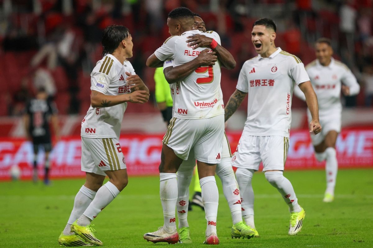 Internacional goleia o Vasco por 4 x 1, no Beira-Rio, pelo Brasileirão