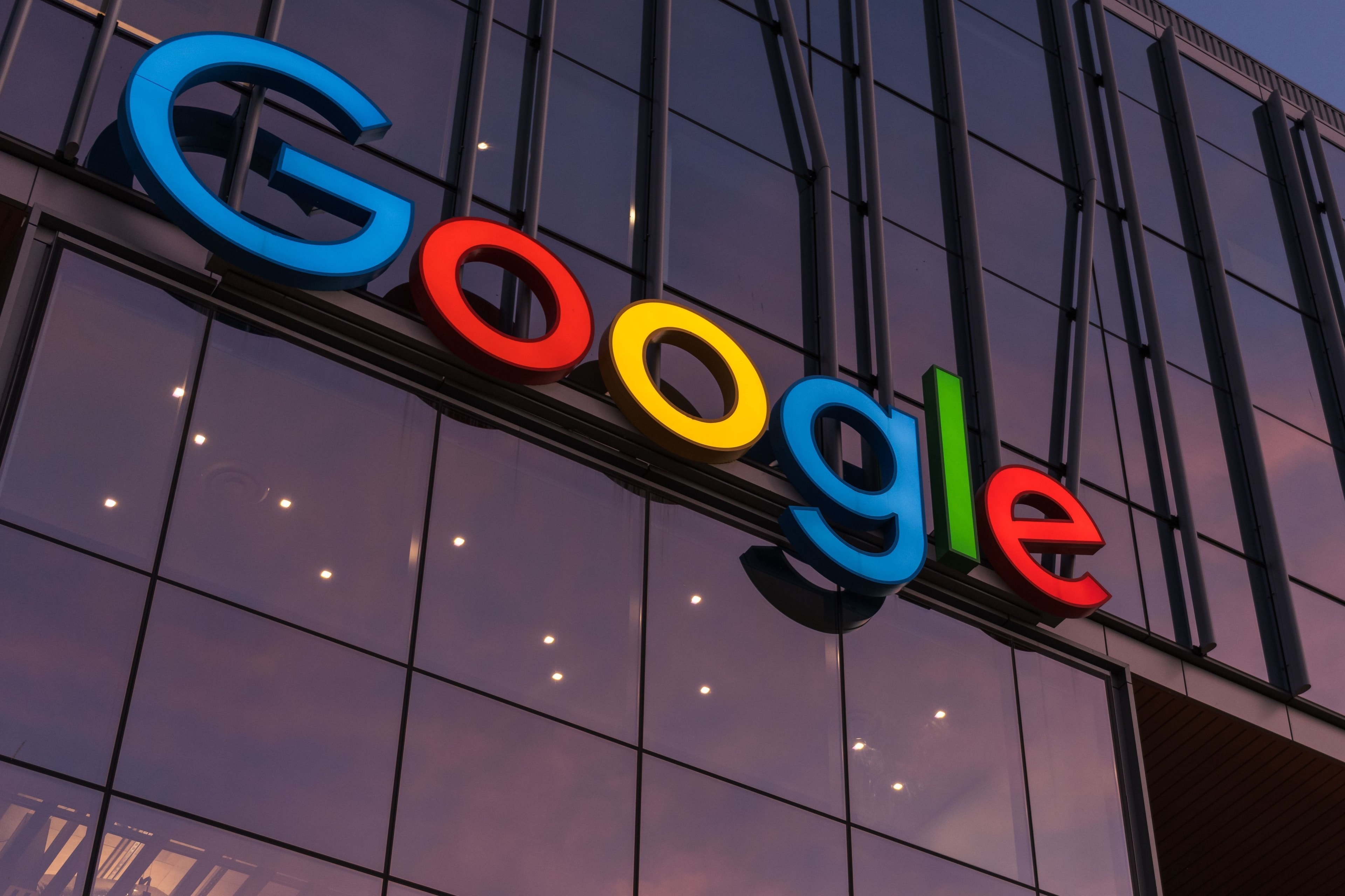 Homem descobre “estar morto” pela internet e processa Google