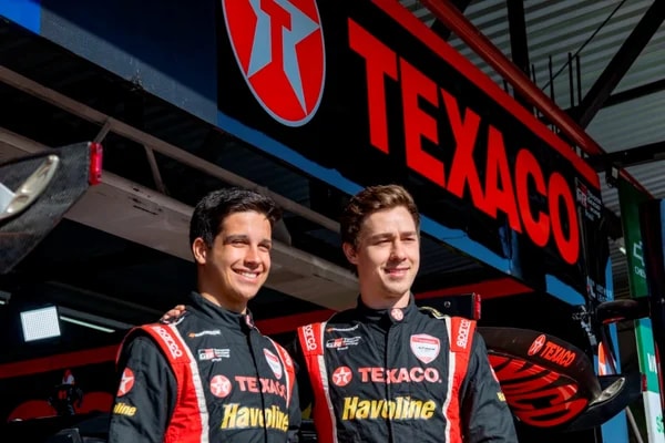 Gabriel Koenigkan lidera Stock Light e estreia na Stock Car em Brasília