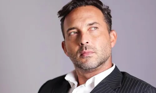 Irmão de Virginia é condenado por importunação sexual