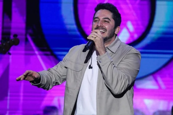 Deputado pede R$ 1,2 milhão a evento com show de sócio, mas recua