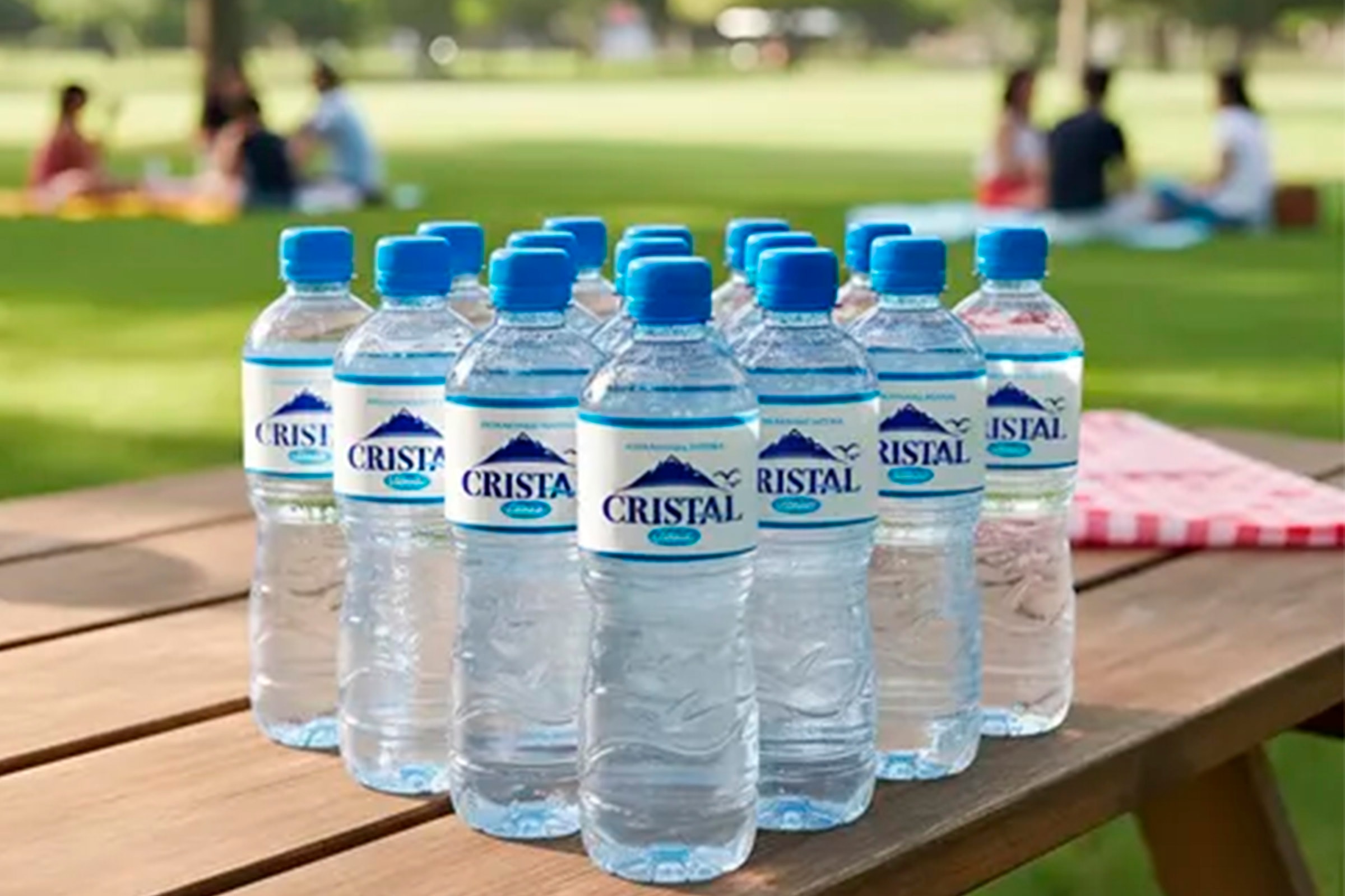 Bactéria encontrada na água Crystal é a mesma achada em produtos Ypê