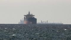 EUA bombardeiam alvos no Irã após ataque a navio no Estreito de Ormuz