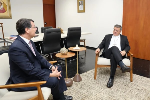 Kiko Caputo se reúne com arcebispo de Brasília: "Queremos o bem do povo"