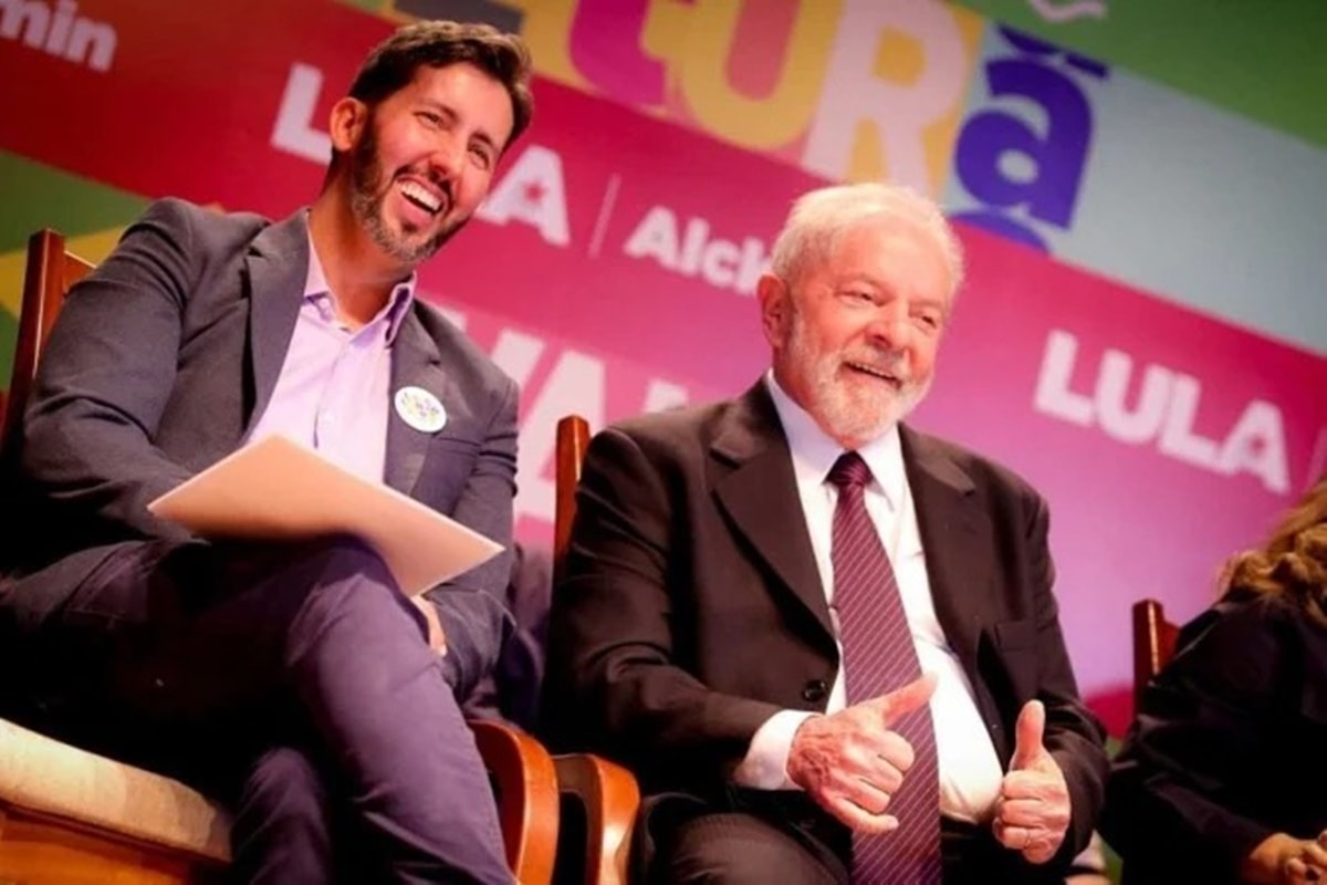 Com megafone, Lula convoca moradores do DF para caminhada em Ceilândia
