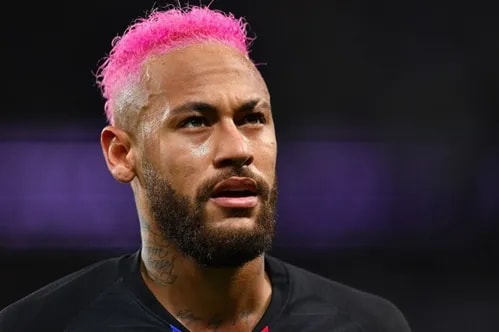 Neymar faz festa íntima privada com presença de mulheres em hotel de luxo em São Paulo