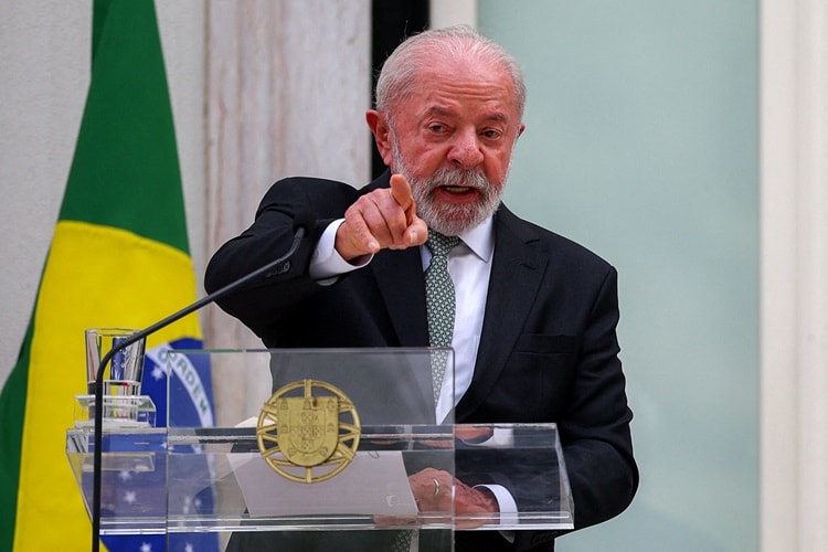 Fim da “taxa das blusinhas” busca melhorar percepção econômica do eleitor popular