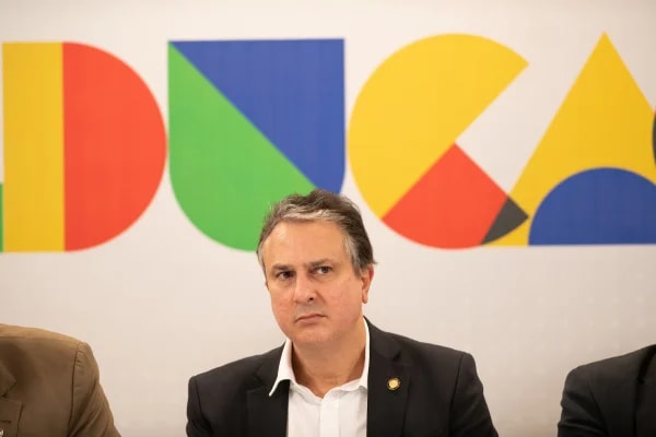 Aliado de Ciro Gomes perde posto de vice-líder de Lula e culpa Camilo